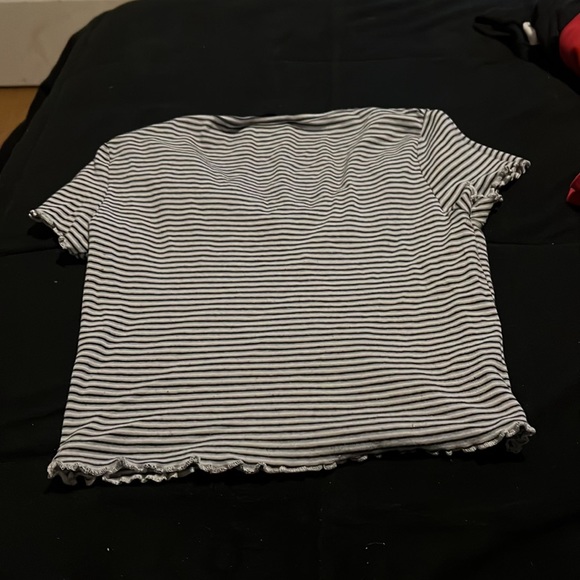 cropped t - Picture 2 of 2